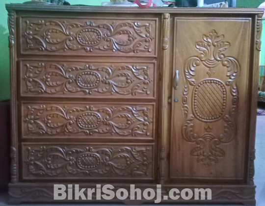 কাঠের তৈরি ওয়ারড্রপ